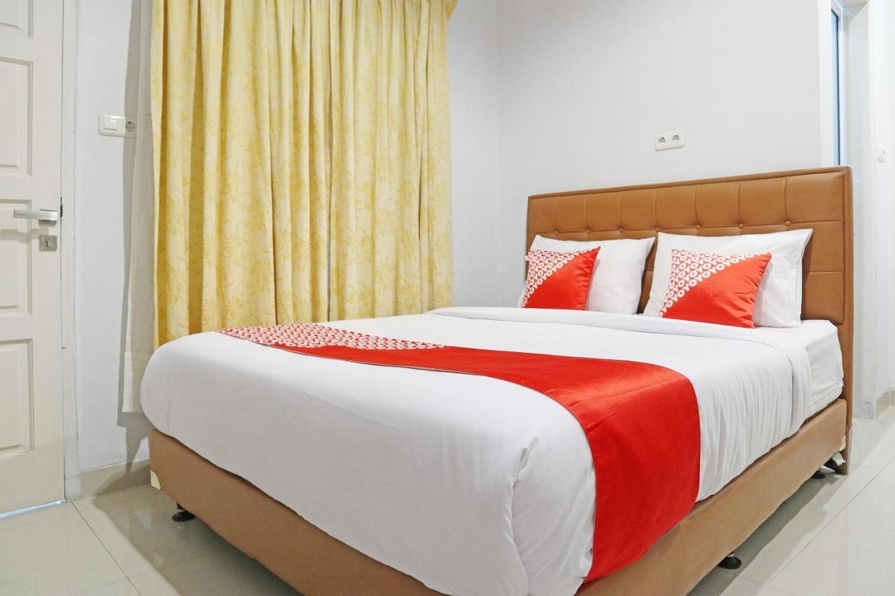 Oyo 1649 Grya Lavinsa Hotel Padang  Eksteriør billede
